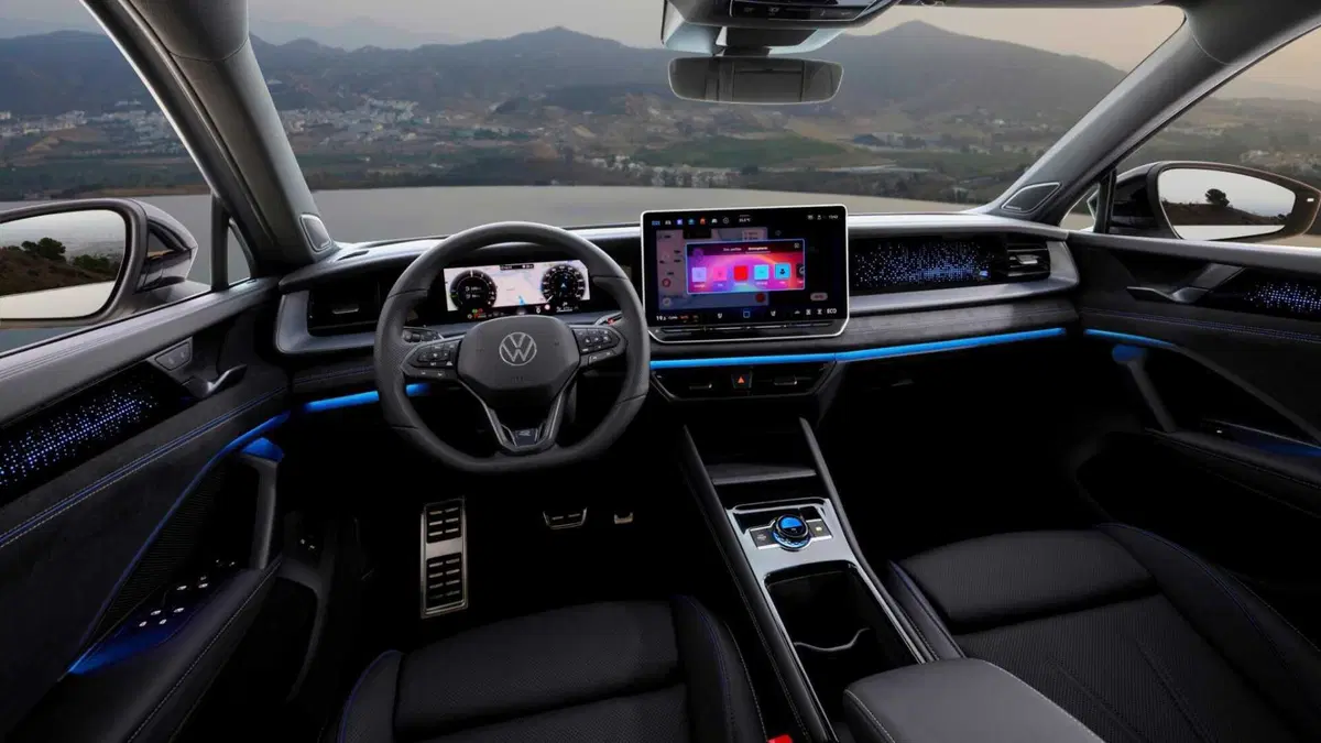 Volkswagen Tayron 1.5 tsi ehybrid R-Line 204cv dsg (9)