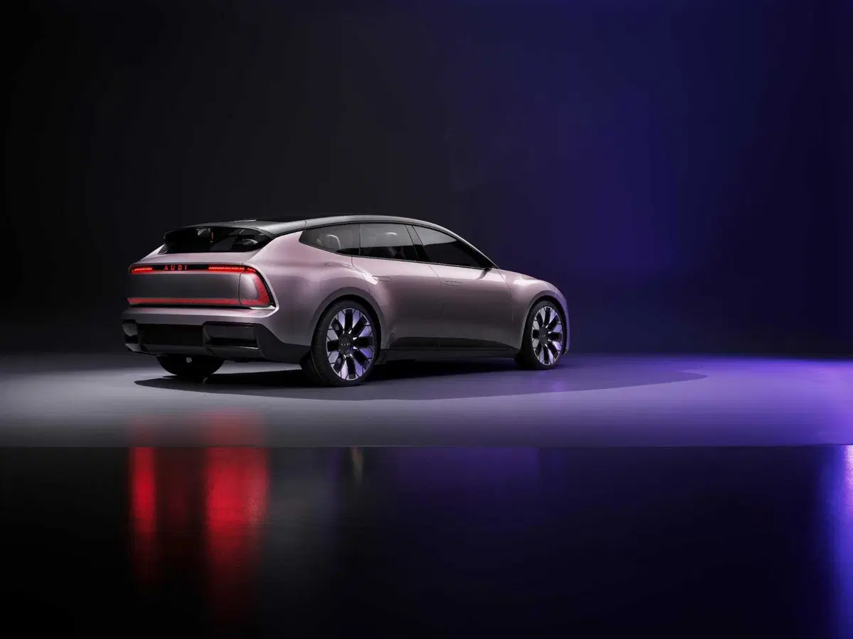 Audi: niente più anelli. Meglio AUDI per fare concorrenza ai cinesi in Cina (14)