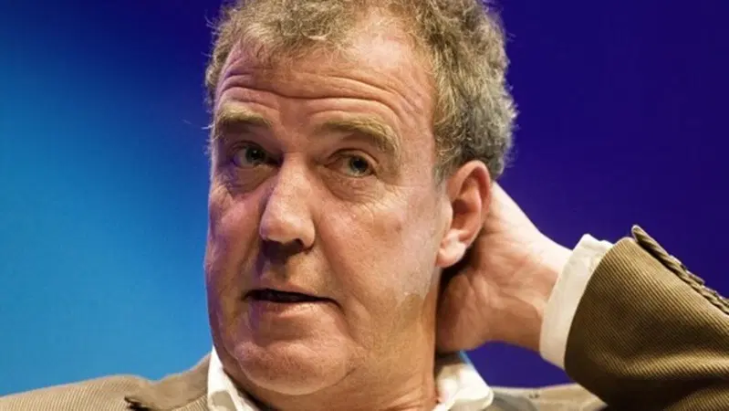 Formula 1. Jeremy Clarkson a muso duro su Lewis Hamilton: "&Egrave; bollito, &egrave; troppo vecchio". E di Max Verstappen dice...