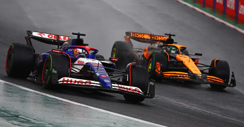 F1. Liam Lawson contro McLaren: "Suonare l'inno inglese al posto di quello neozelandese &egrave; una st*****ta"