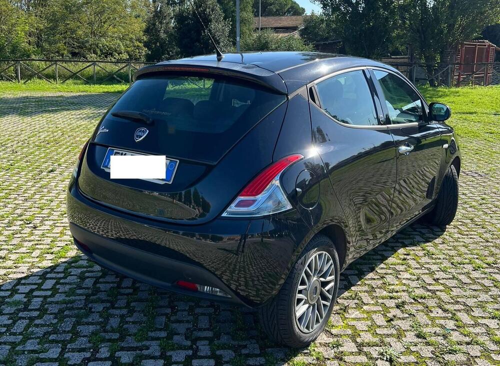 Lancia Ypsilon usata a Latina (2)