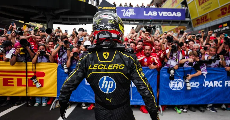 F1. Leclerc crede in un futuro mondiale: "Ho rinnovato con Ferrari per questo" e sull'arrivo di Hamilton dice che...