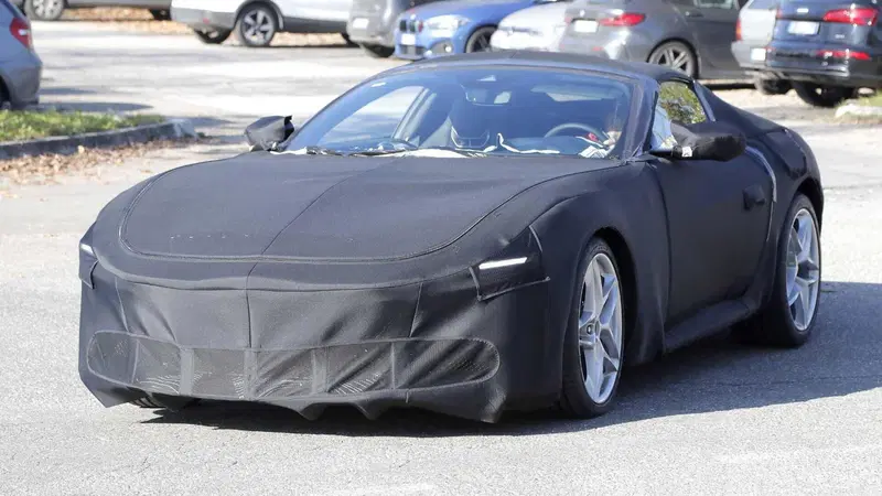 Ferrari si prepara al futuro con l'erede della Roma [Foto Spia]