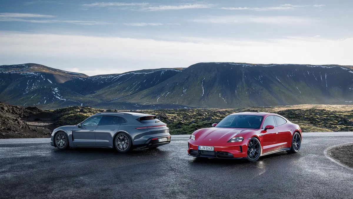 Porsche Taycan: sono tre le nuove versioni, ma l'elettrico non decolla