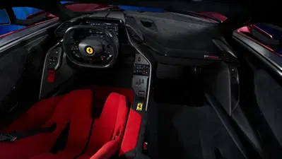 La Ferrari F80: guarda il sedile del guidatore, &egrave; una "monoposto"? 