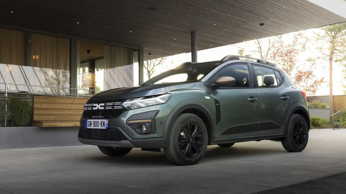 Dacia Sandero Stepway (2022-->>) (2)