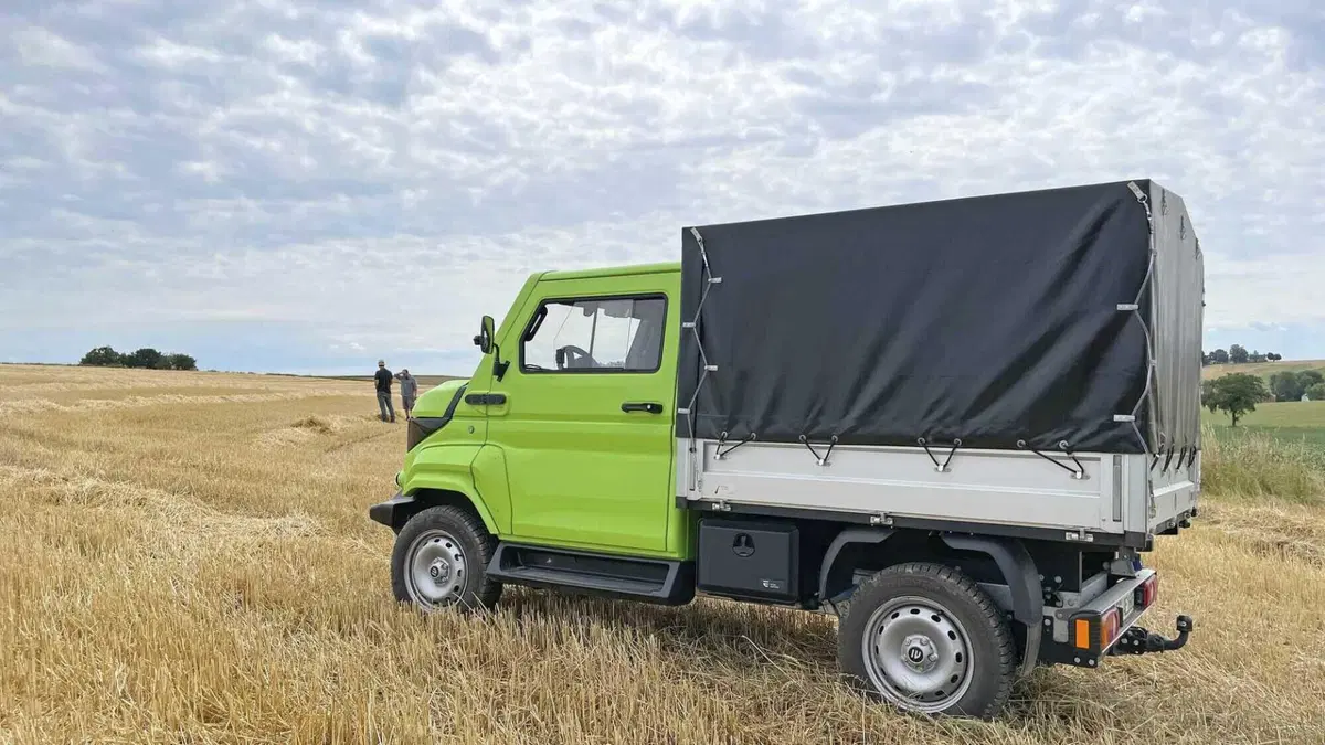 Evum Motors aCar Furgone (7)