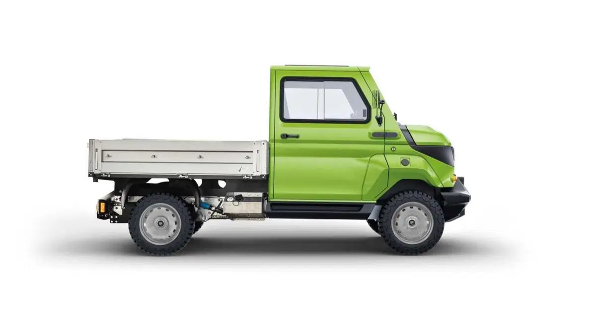 Evum Motors aCar Cabinato (3)