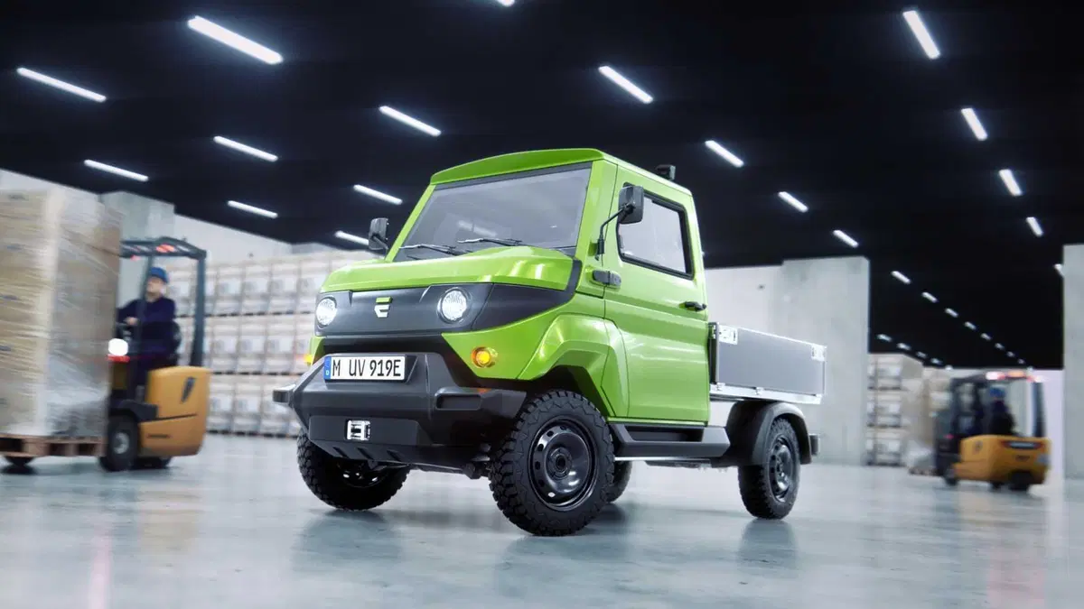Evum Motors aCar Cabinato (4)