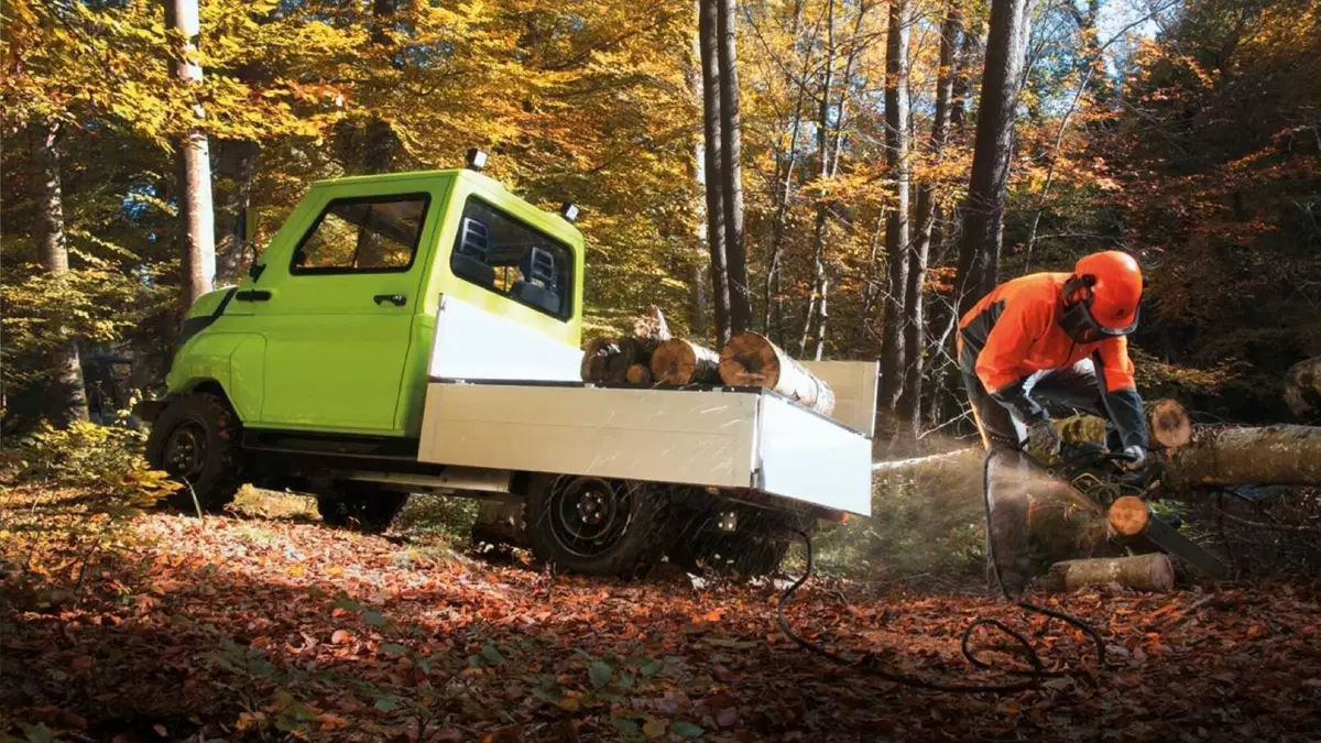 Evum Motors aCar Cabinato (8)