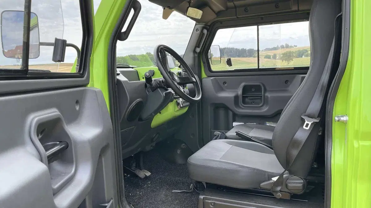 Evum Motors aCar Cabinato (11)