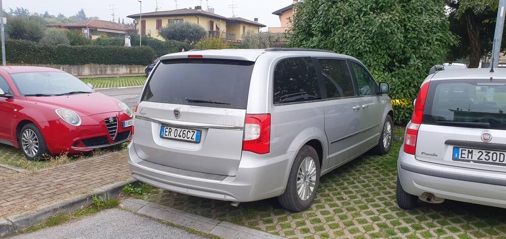 Lancia Voyager usata a Brescia