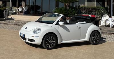 Volkswagen New Beetle Cabrio 16V  del 2010 usata a Albanella