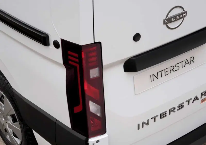 Nissan Interstar Furgone (23)