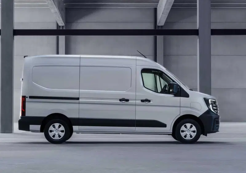 Nissan Interstar Furgone (3)