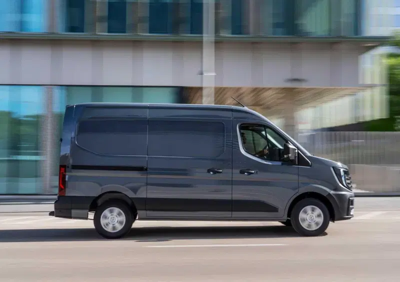 Nissan Interstar Furgone (11)