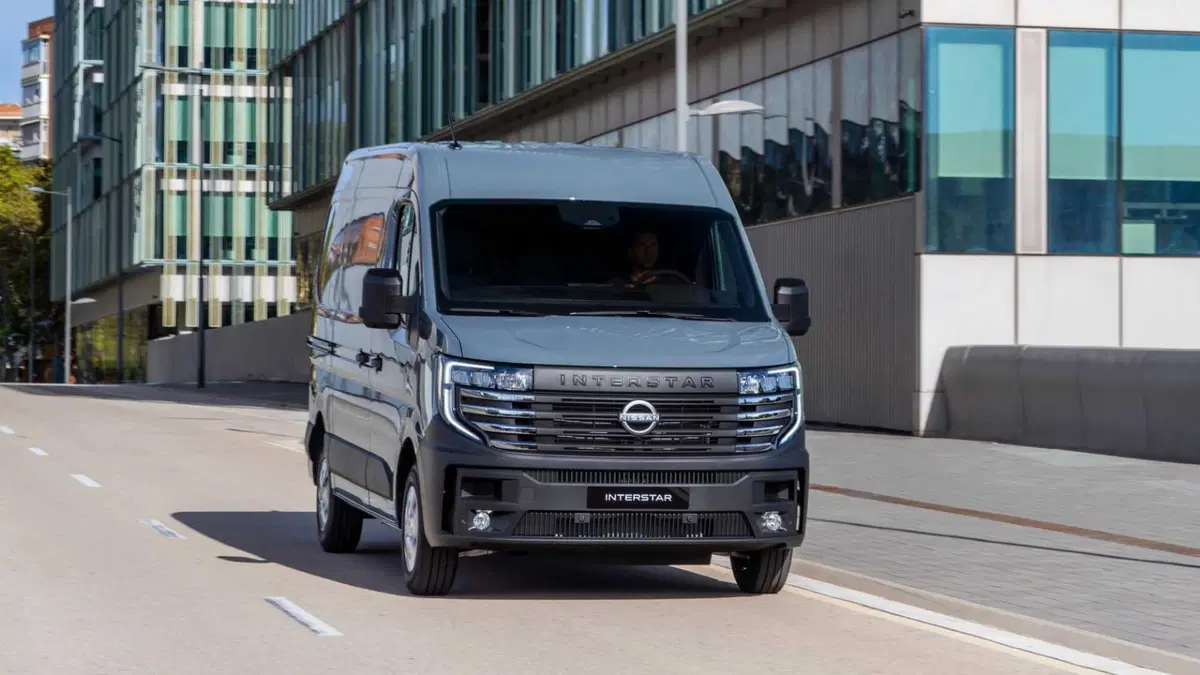 Nissan Interstar Furgone (8)