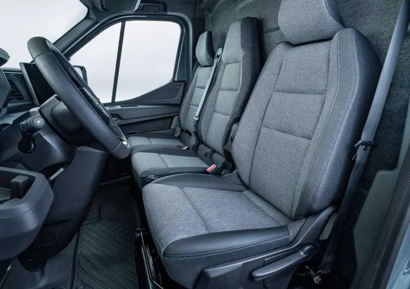 Nissan Interstar Furgone (15)