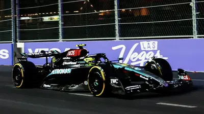 F1. Gran Premio Las Vegas 2024: nella notte la Mercedes conquista le FP1 con Hamilton e Russell; bene Ferrari nel passo gara