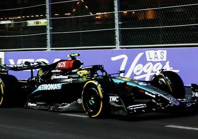 F1. Gran Premio Las Vegas 2024: nella notte la Mercedes conquista le FP1 con Hamilton e Russell; bene Ferrari nel passo gara