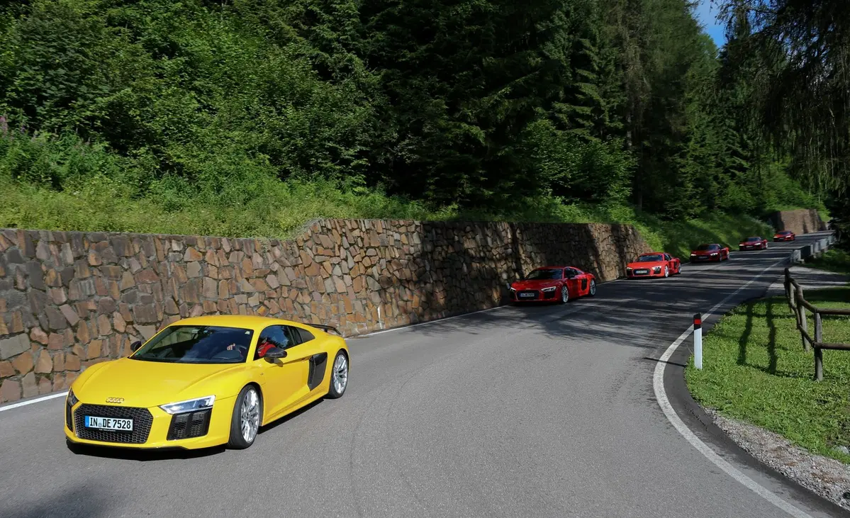 Audi R8 V10 plus Coupé: regina estiva delle alpi (4)
