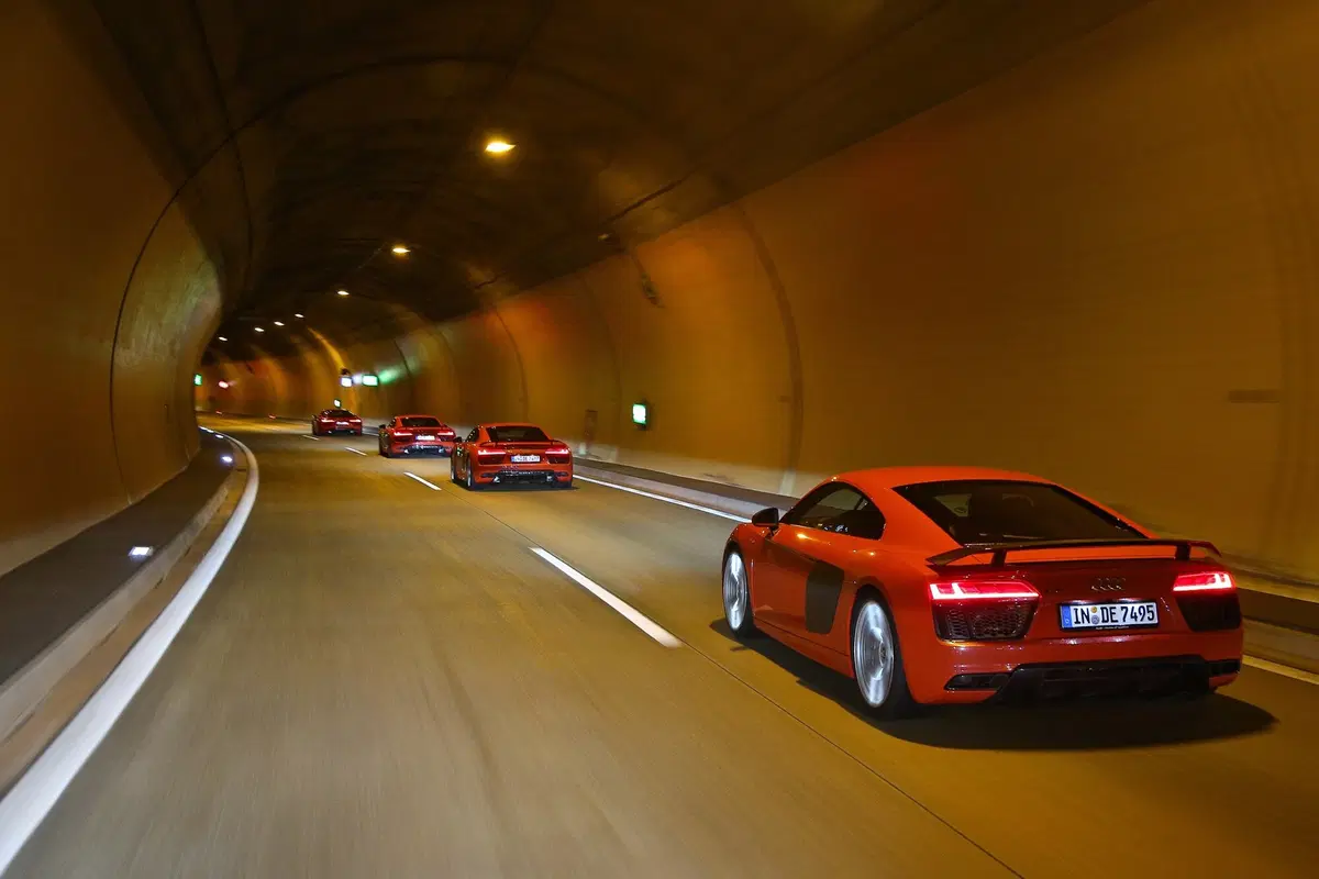 Audi R8 V10 plus Coupé: regina estiva delle alpi (3)