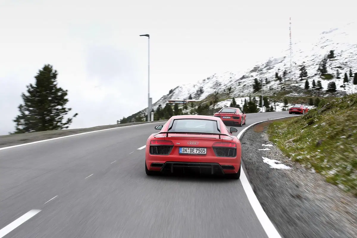 Audi R8 V10 plus Coupé: regina estiva delle alpi (4)