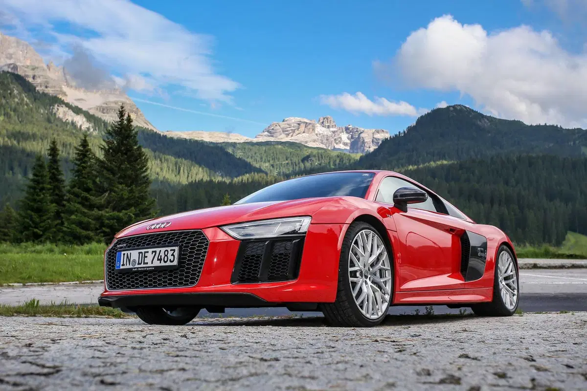 Audi R8 V10 plus Coupé: regina estiva delle alpi (12)