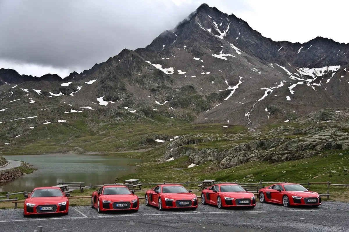 Audi R8 V10 plus Coupé: regina estiva delle alpi (2)