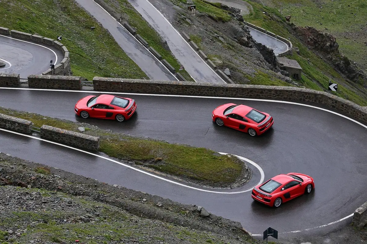 Audi R8 V10 plus Coupé: regina estiva delle alpi (8)