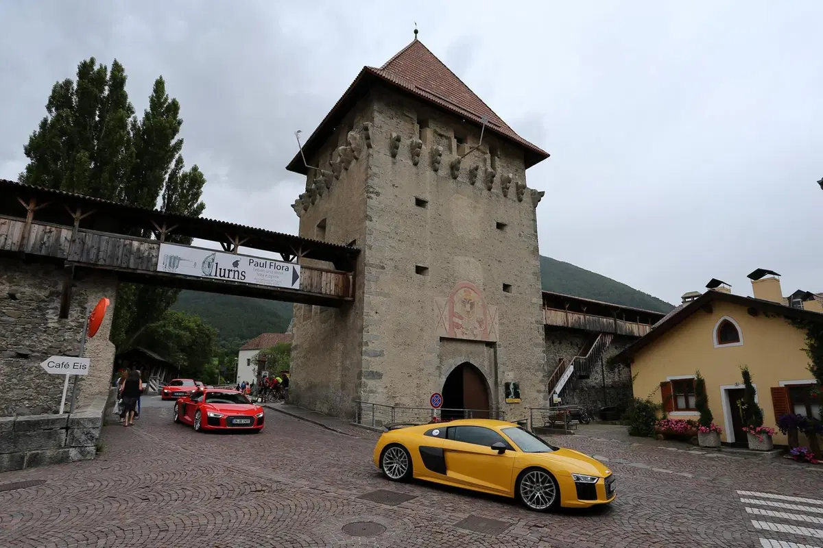 Audi R8 V10 plus Coupé: regina estiva delle alpi (10)