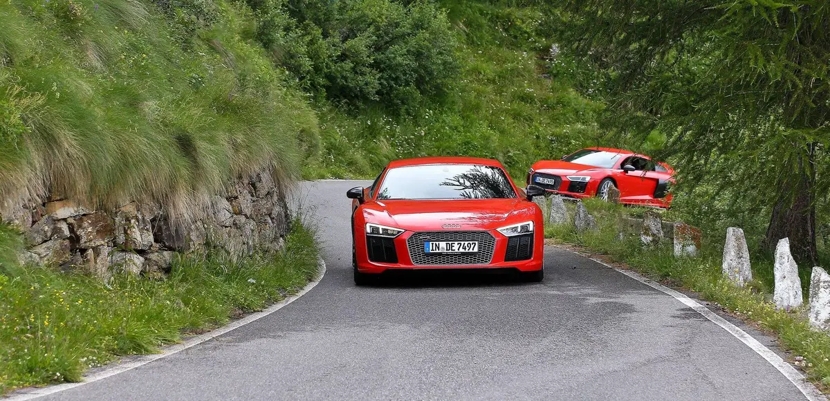 Audi R8 V10 plus Coupé: regina estiva delle alpi (16)