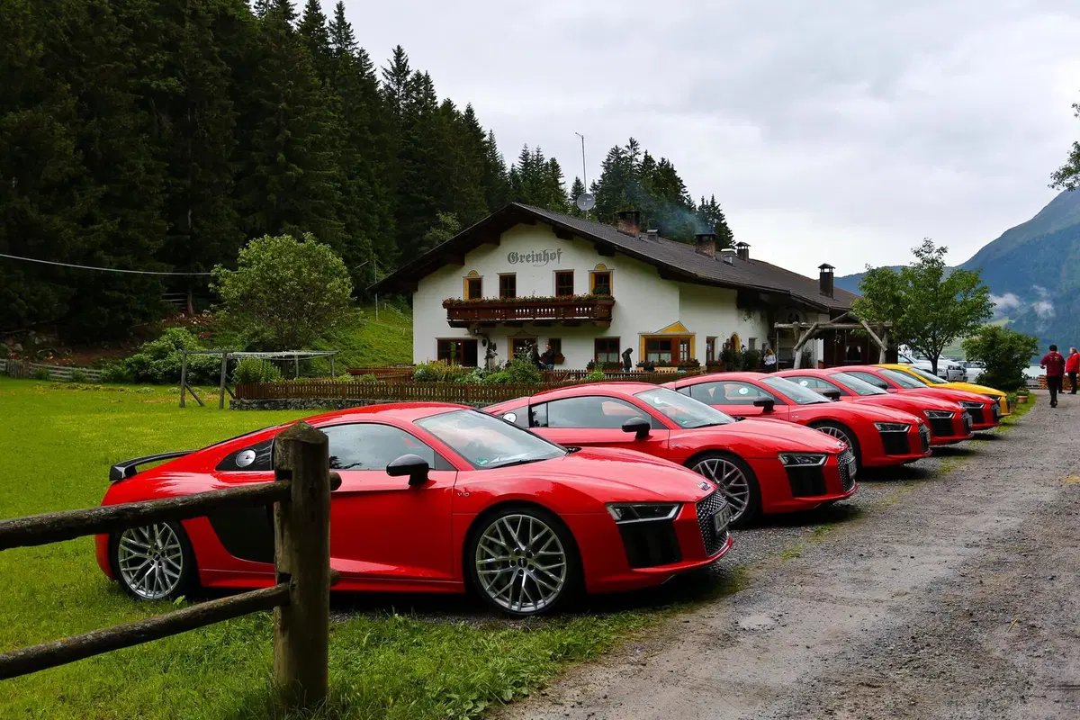 Audi R8 V10 plus Coupé: regina estiva delle alpi (17)