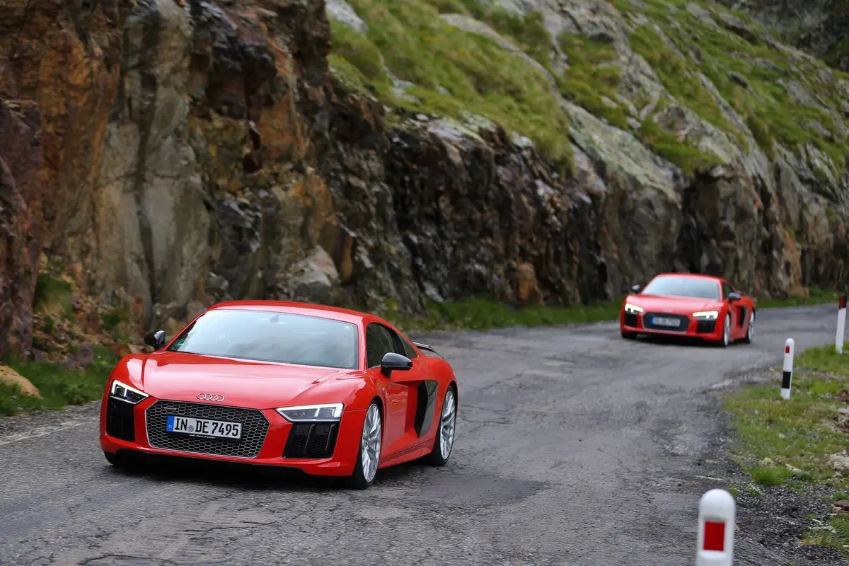 Audi R8 V10 plus Coupé: regina estiva delle alpi (20)