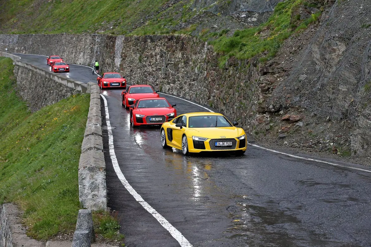 Audi R8 V10 plus Coupé: regina estiva delle alpi (23)