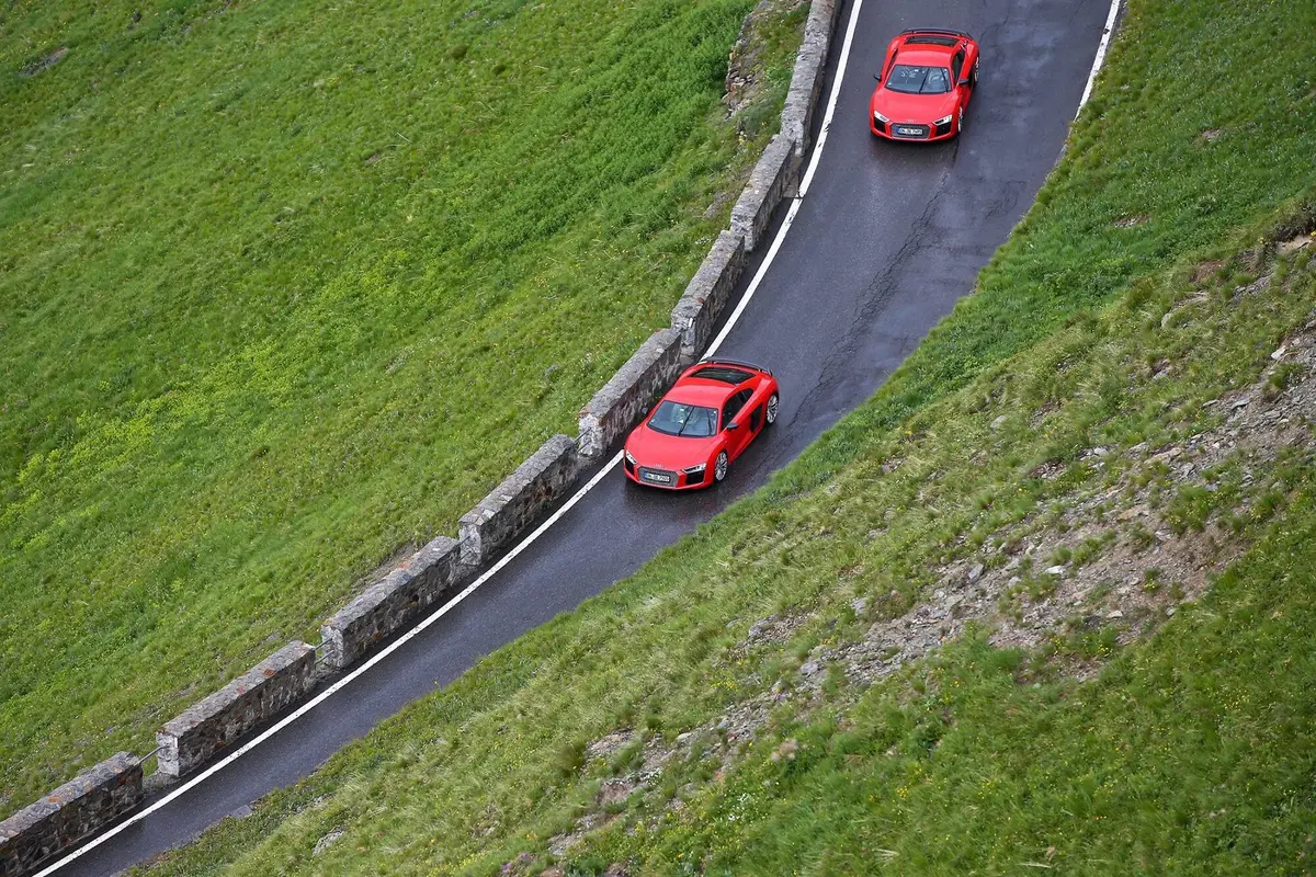 Audi R8 V10 plus Coupé: regina estiva delle alpi (24)