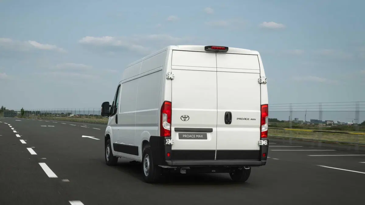 Toyota Proace Max (2024-->>) (7)