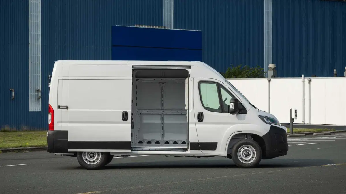 Toyota Proace Max (2024-->>) (6)