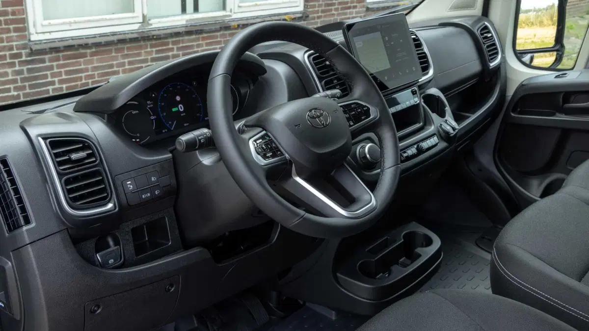 Toyota Proace Max (2024-->>) (10)