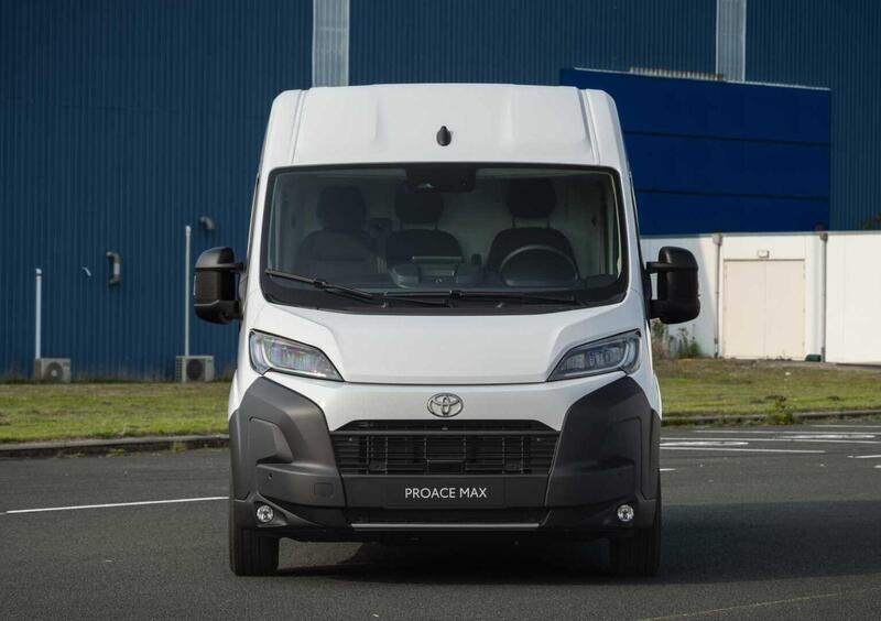 Toyota Proace Max (2024-->>) (4)