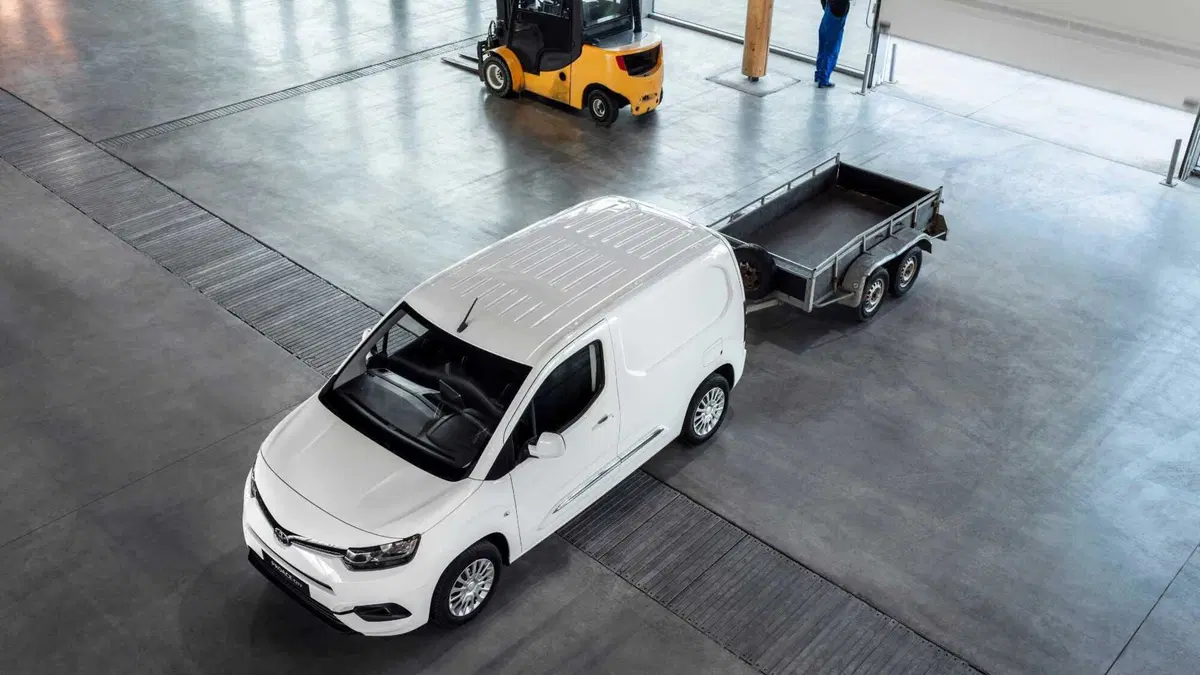 Toyota Proace City Furgone (2023-->>) (4)