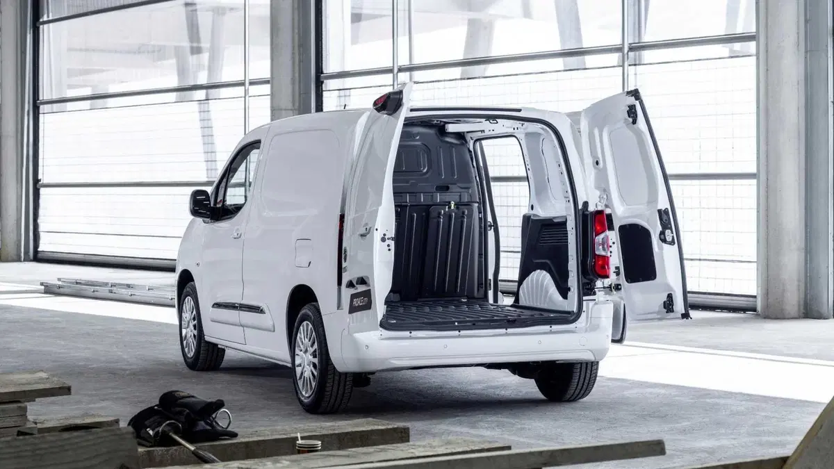Toyota Proace City Furgone (2023-->>) (7)