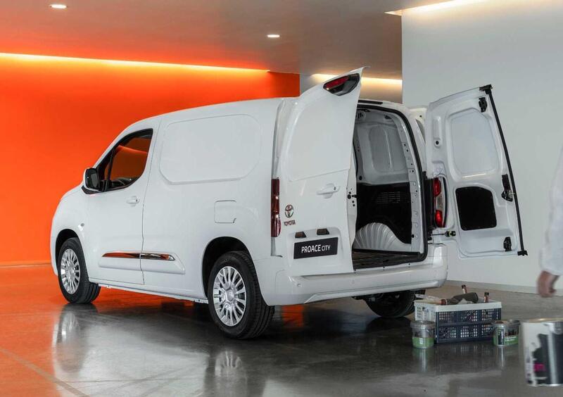 Toyota Proace City Furgone (8)