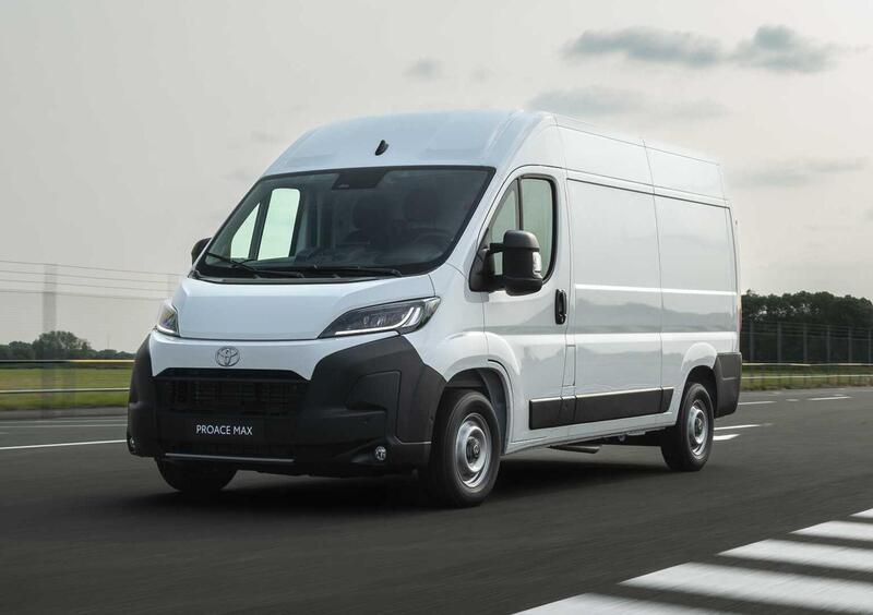 Toyota Proace Max Furgone (2024-->>) (3)