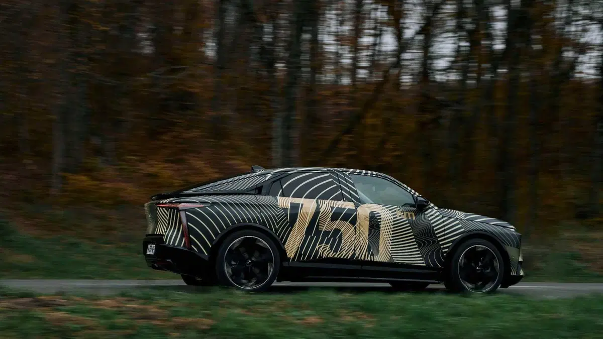 DS svela l'ammiraglia elettrica: la futura regina del segmento premium "Made in Melfi" (4)