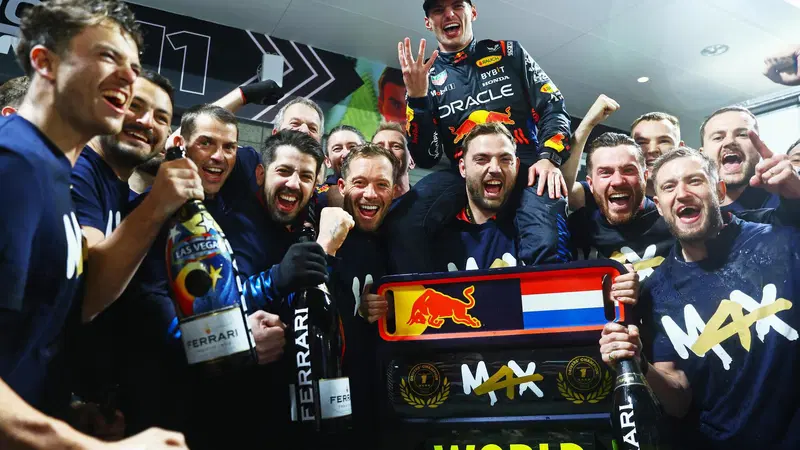 F1. GP Las Vegas, caro Verstappen era solo questione di tempo. Ci voleva la patria del gioco d'azzardo per sconvolgere gli equilibri