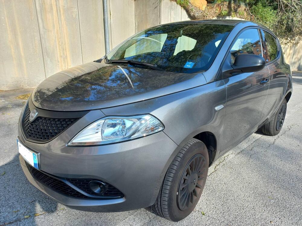 Lancia Ypsilon usata a Genova (7)