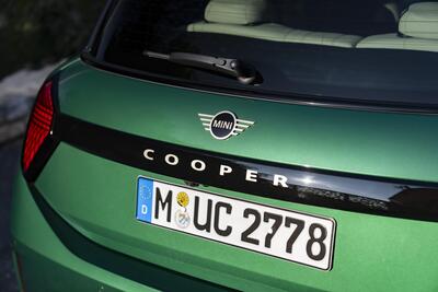 Nuova MINI COOPER S 2024 (&egrave; tornata autentica?) PROVA STRUMENTALE- PRO e CONTRO [VIDEO]