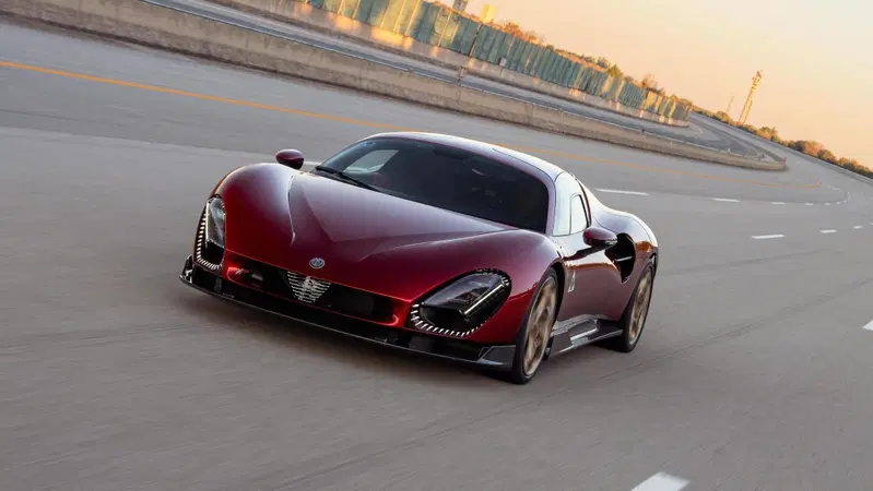 Alfa Romeo 33 Stradale, i collaudi (in casa Audi) per testare le prestazioni massime [VIDEO]