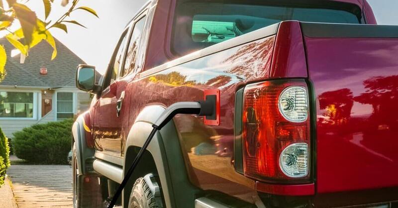 Perfetta per rubare il parcheggio alle auto elettriche: in vendita la finta spina di ricarica